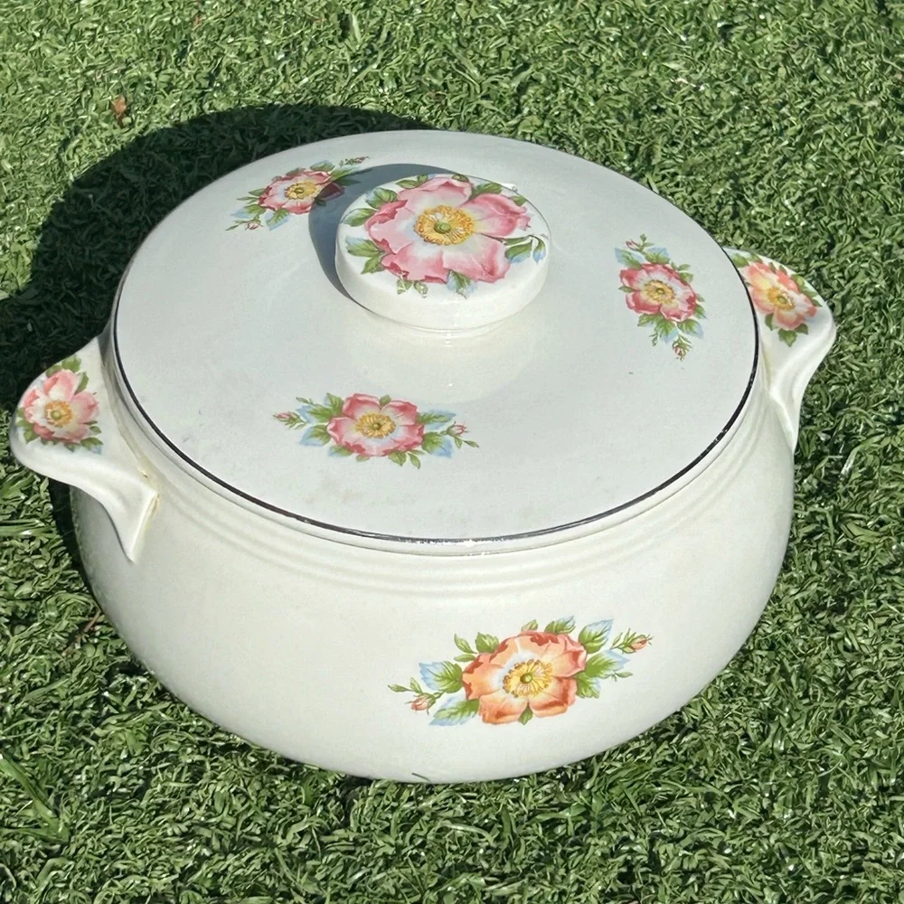 Vintage 1950s Halls Rose White 658 Stoneware Casserole Dish & Lid MCM Made USA